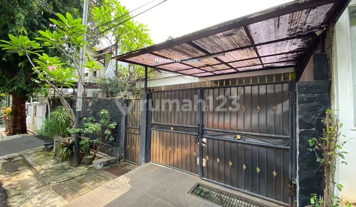 Kebayoran Baru Area, Pakubuwono Asri, Quiet Location, Favorite Spot