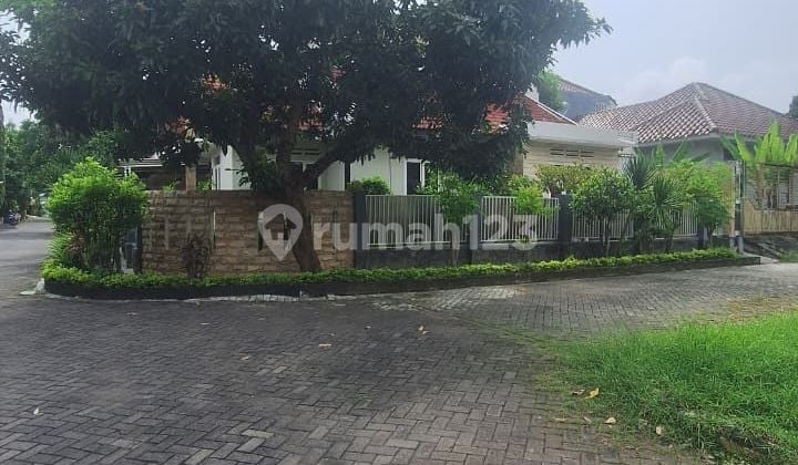 Dijual Rumah Terawat di Gkb Jawa Asri Strategis ke Gresik Kota Bw 294