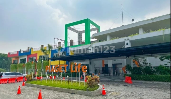 For Sale Spacious Strategic Building in Darmo Surabaya City Ss 36