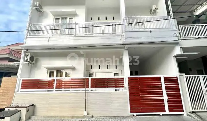 A Nice, Ready-to-Occupy House for Sale in Deltasari Sidoarjo Imk 70