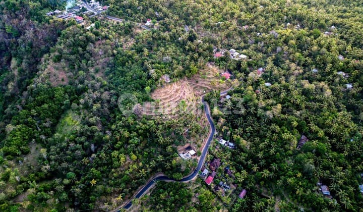 Freehold Land With View In Madenan Tejakula Bali