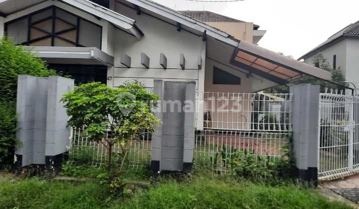 Rumah Minimalis Posisi Hook di Jalan Venus Bandung
