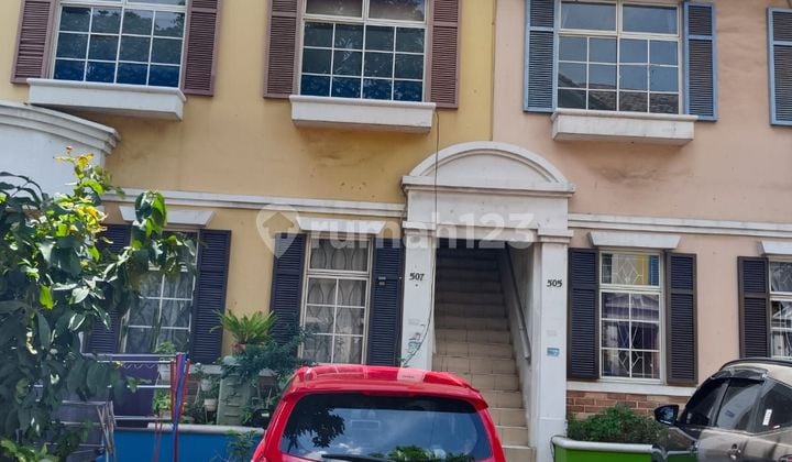 Jual Cepat Town House Taman Ayu. Dua Lantai Di Lantai 2 Dan 3. Lippo Karawaci Utara Belakang Hypermart