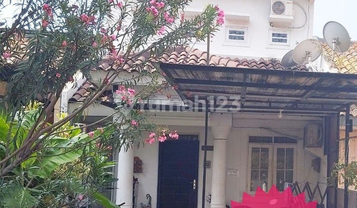 Jual cepat rumah siap huni Lippo Karawaci Utara. Dua lantai