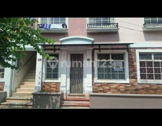 Jual Town House Taman Elok Lantai Dasar Lippo Karawaci Central
