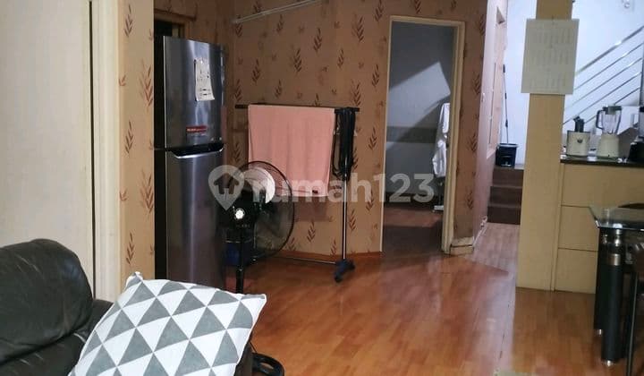 Jual Town House Taman Paris 2 Lantai Sudah Renovasi Full Furnish