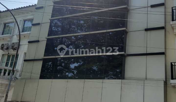 Selling 5-Storey Luxury Office Building in Lippo Karawaci, Facing Main Road