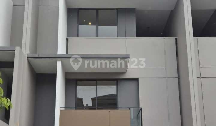 Rumah 3 Lantai Kelimutu Asya Jcc Cakung - 3+1 KT, Full Renovasi, Furnished