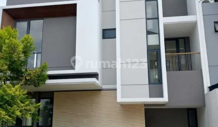 Rumah Modern 3 Lantai Posisi Hook di Cluster Asya Maninjau, Cakung, Jakarta Timur