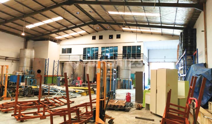 Gudang di Jababeka 2, Bekasi 1.200 m Bagus