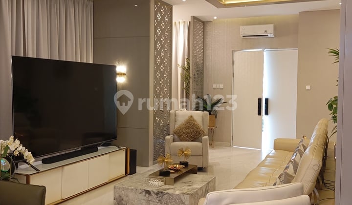 Rumah Ex-Show Unit Hoek Full Furnish di Pasadena Gading Serpong
