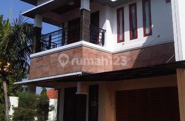 Rumah Asri Disewa di Pejaten. Furnished. Nuansa Islami