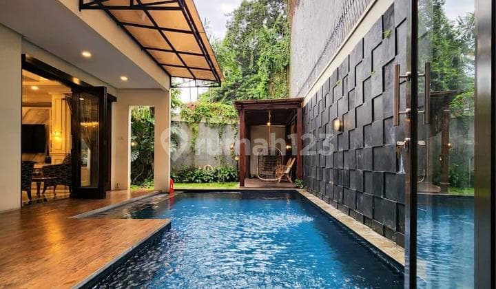 Rumah Modern Dalam Townhouse Siap Huni dengan Furnished di Kemang