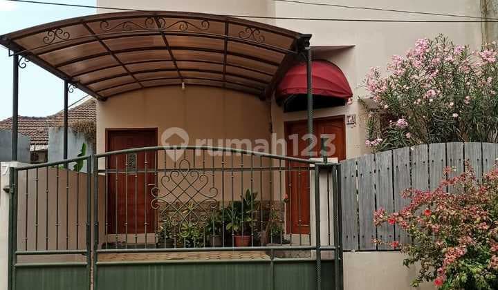 Rumah Asri Minimalis Dijual di Cinere