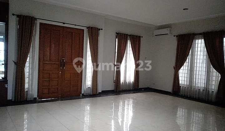 Large House with Swimming Pool in Puri Bintaro Sector 9