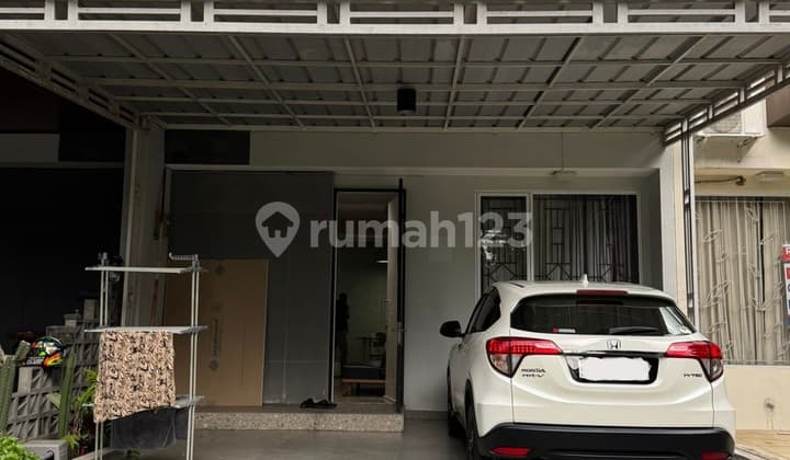 Furnished House in the Fortune Terrace Cluster, Graha Raya