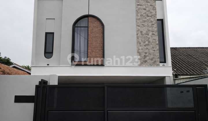 Rumah Mewah Full Furnish di Jl Merpati Setu Tangsel
