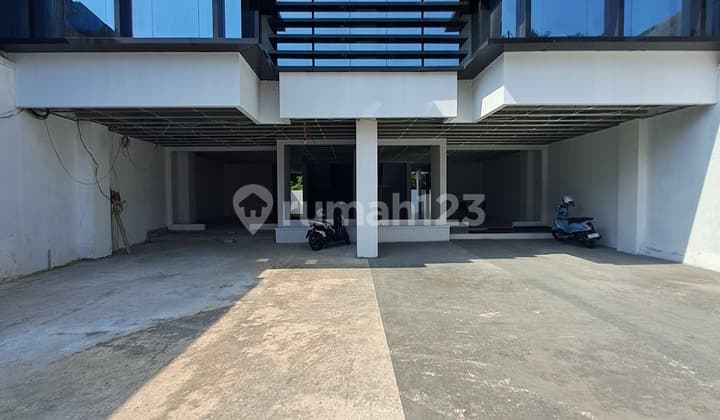 New Combined Building of 2 Exclusive Attached Shophouses in Utan Kayu Can Be Purchased Individually.