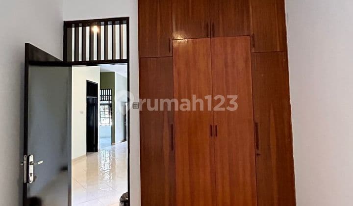Dijual rumah rapih terawat ( full renov) Di Villa Melati Mas