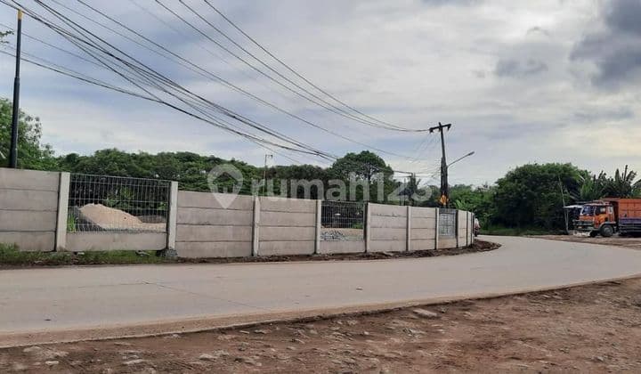LAND FOR SALE ON CISAUk MAIN ROAD