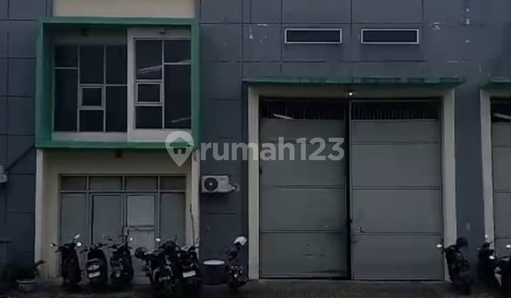 Pergudangan Dascoland Dekat Pelabuhan Tol Manyar Gresik