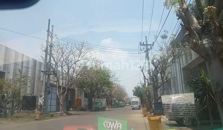 Pergudangan industri safe n Lock lingkar timur sidoarjo