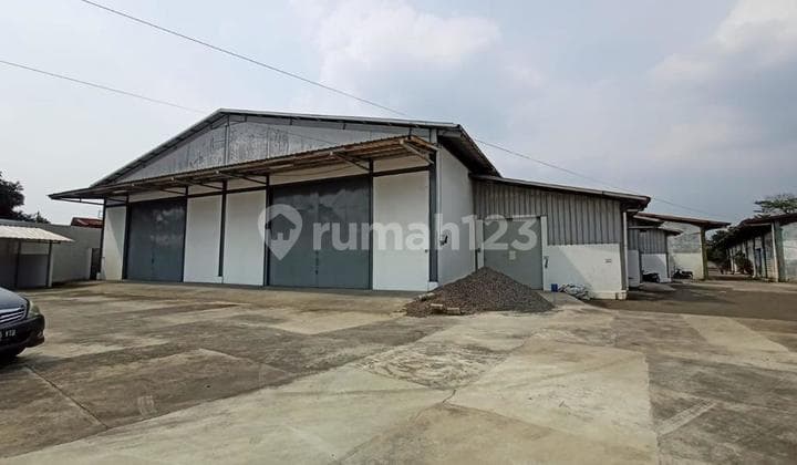Gudang Dalam Kawasan Akses Tol Buah Batu Dan Dekat Area Bisnis sudah terisi beberapa gudang
