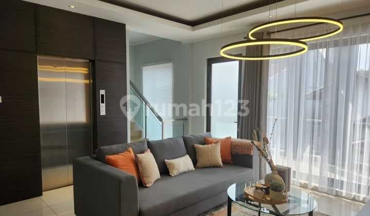 Rumah Bagus Setrasari, SHM Bandung Utara dekat pintu tol pasteur