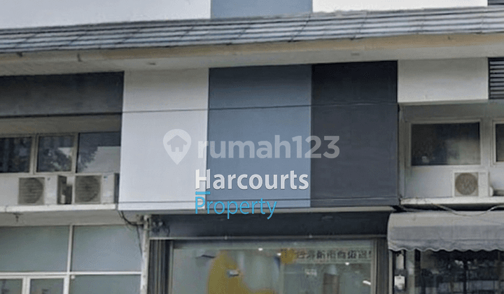 For Rent: Newly Renovated 4-Story Shop House in Jl. Gandaria, Kebayoran Baru Area