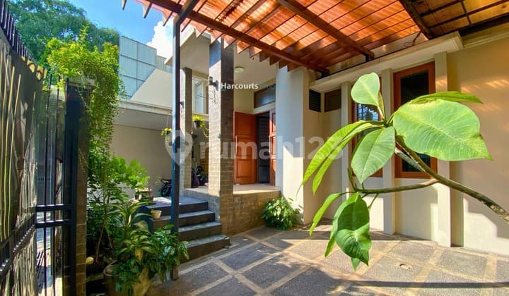 Disewakan Rumah 2 Lantai Minimalis Modern Area Jl. Ciniru Kebayoran Baru