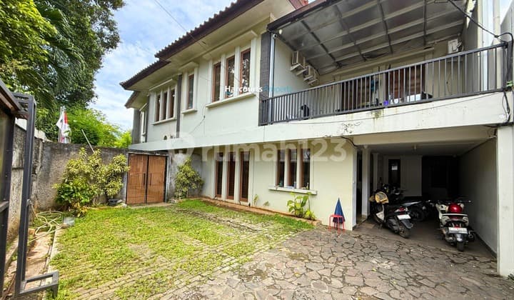 For Sale Modern Homey House Area Jl. Dukuh Patra Kuningan
