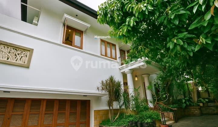 Cipete Area, For Rent Classic Modern House Fully Furnished, Quiet Neighborhood and Strategic Location