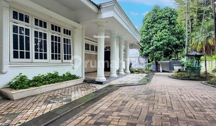 For Rent: Strategic House for Business in Jl. Brawijaya, Kebayoran Baru Area