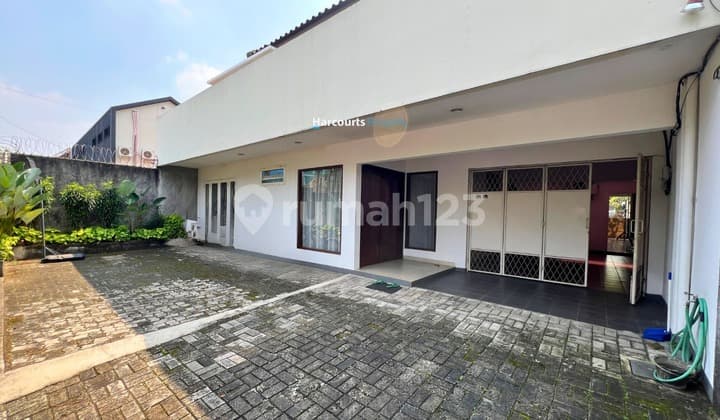 Cipete Area, For Rent: House with Ethnic Bali Vibes, Quiet Neighborhood, Strategic Location in MPR, South Jakarta