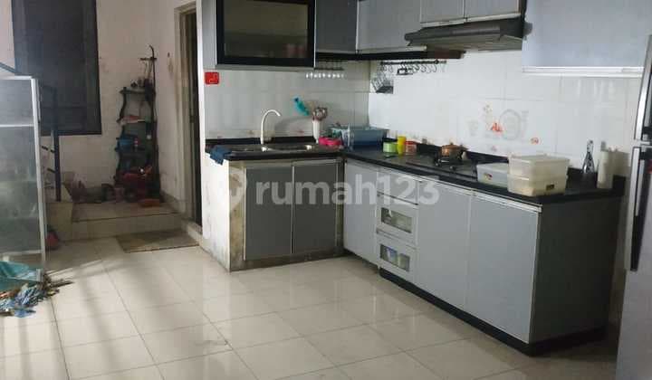 Shop House in Kemayoran