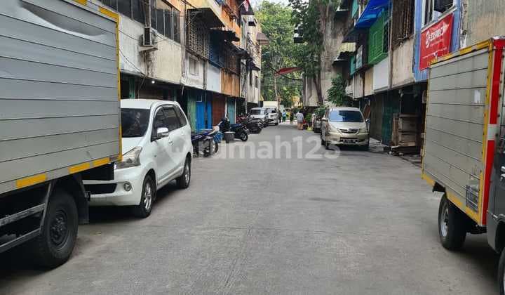 3-Storey Shop House in North Bandengan, 2 Units Side by Side
