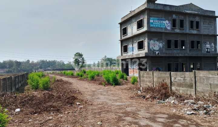 Cheap Land in Tigaraksa Raya, Roadside, Strategic Location