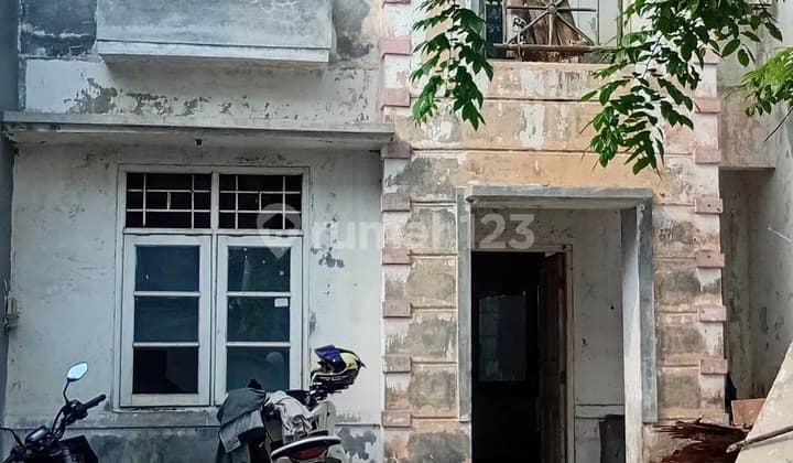 Dijual Rumah Tua di Taman Palem Lestari. Luas 6x21 Hadap Selatan