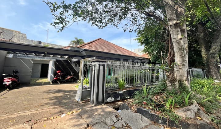 Rumah Bagus sayap Veteran, Strategis Cocok utk Kantor/Cafe/bimbel dll