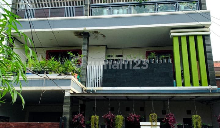 Best Invest!! Kost Full Huni Sayap Jalan Ahmad Yani Akses Jalan Lebaar Sangat Strategis