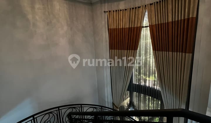 Harga Menarik! Rumah Lux Di Boulevard Elite Singgasana Pradhana Kota Bandung Fully Furnished Kolam Renang Dan Gym