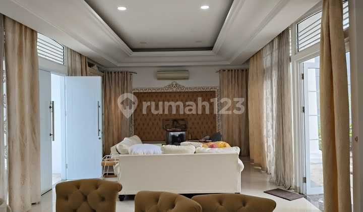 Rumah Mewah dengan Swimming Pool Furnished - Bsd City Cluster De Park De Maja - Dekat Heliconia , Navapark Layton Lyndon Laurel Lancewood Lakewood