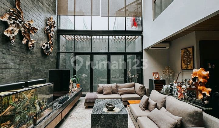 Modern Luxury, Fully Furnished dengan Natural Skylight di Alam Sutera , Dekat Sutera Narada Tiara Palma Palmyra Onyx Olivia Victoria Winona Orlanda Pelangi Mentari Alba Renata Aurora Aruna (325)