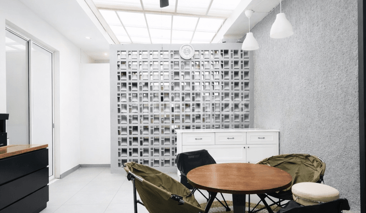 Bangunan Mandiri Minimalis Cakep, Semi Outdoor Unik, Siap Huni, Open Layout , Carport 2 Mobil- Lokasi Strategis BSD City Kencana Loka - Dekat Griya Loka, Anggrek Loka, Nusa Loka , Kencana Loka, Taman Chrysant , De Latinos, Foresta BSD City