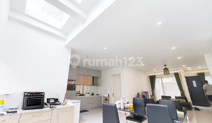 Renov Cakep Siap Huni - SHM - Modern Minimalis Hadap Selatan di Alam Sutera - Layout Plong - Lokasi Dekat Taman - Dekat Sekolah Laurensia