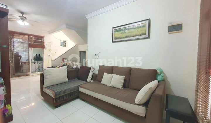 Cheap Must Be Quick! A Neat 160M² House, 2 Floors, Strategic Cluster in Alam Sutera Green Belt - Near Sutera Narada Feronia Intan Harmoni Palmyra Leora Winona Orlanda Victoria Kirana Jelita Onyx Olivia (333)