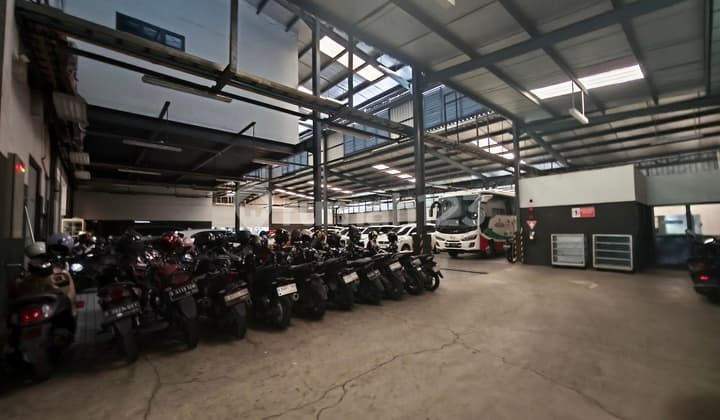 Komersial - Hot Area Cbd Alam Sutera - Gedung 3 Lantai Luas Tanah 1.709M²- Layout Plong -Cocok untuk Showroom, Kantor, Gym, Restaurant, dan Komers Lainnya