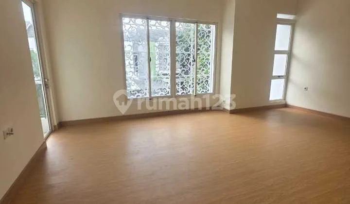 Murah! Luas Tanah 200M² - Rapi Renov Siap Huni - Scientia Gadingnserpong - Cluster Darwin Dekat Newton Pascal Symphonia Mozart Vivaldi Maxwell Phg (Lul)