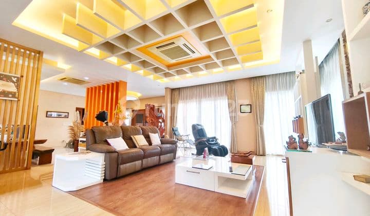 Jual dan Sewa - Rumah Tropis Luas dan Asri - Alam Sutera dengan Taman Samping dan Belakang - Fully Furnished - Cocok untuk Expat