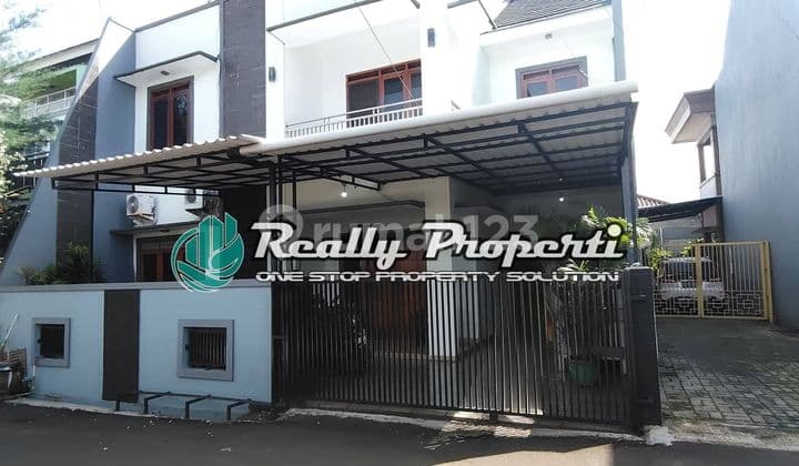 Dijual Rumah 2 Lantai Dalam Cluster Deket LRT Kapin di Jatibening Baru Pondok Gede Bekasi.